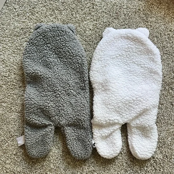 NWOTCozy Gray and White Baby Bunting Set 0-6M - Picture 3 of 4